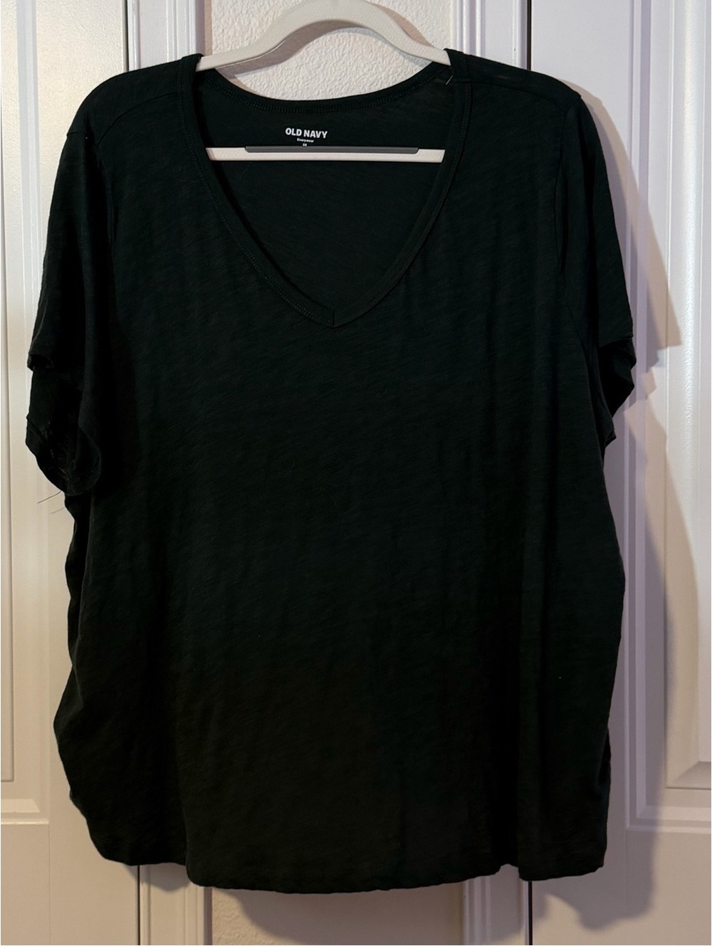 Old Navy Black V-Neck Short Sleeve Tee